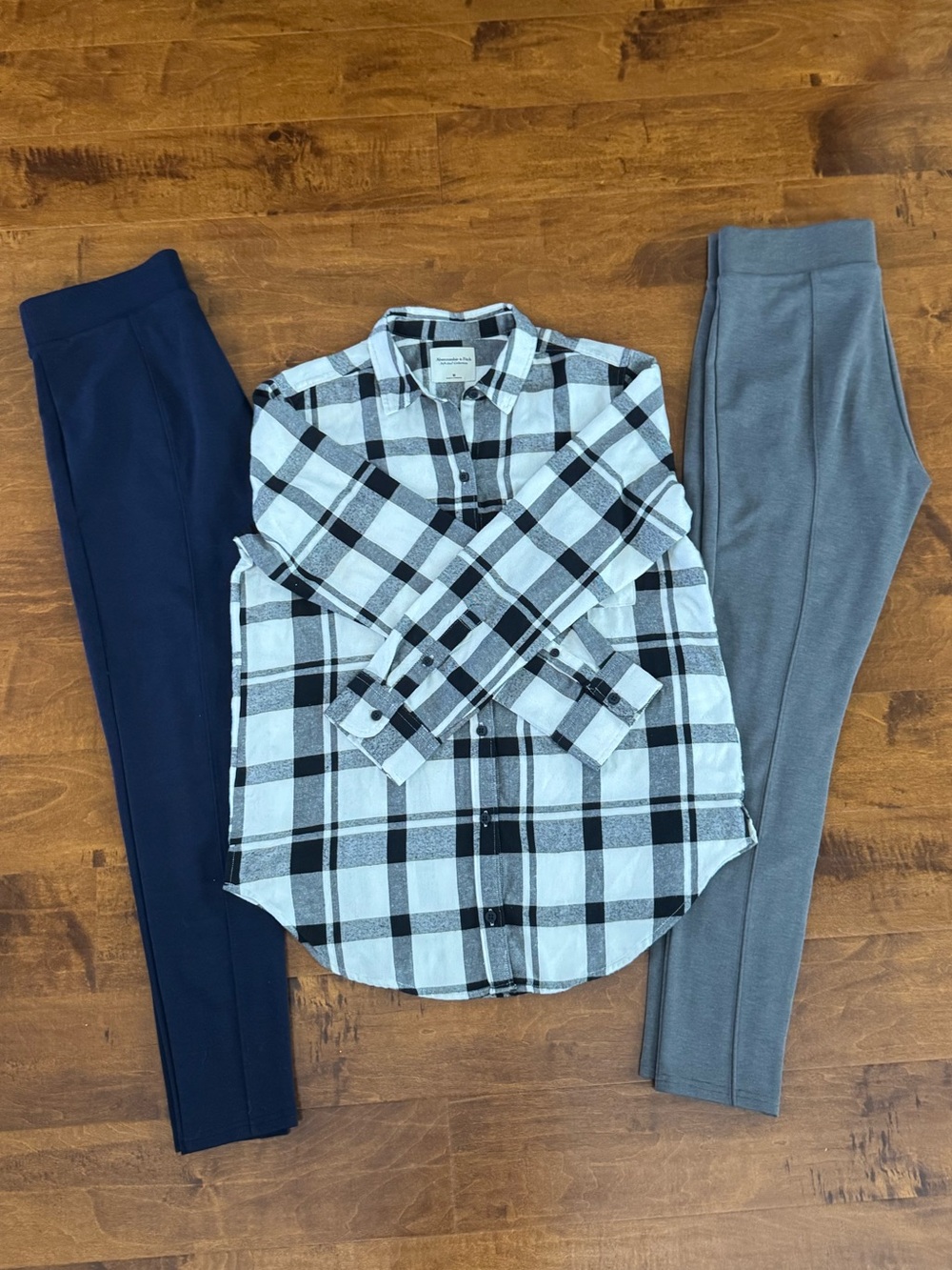 Abercrombie & Fitch black & white button down plaid & Gap gray & navy leggings